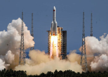 ബഹിരാകാശത്ത് ചൈനീസ് റോക്കറ്റ് തകർന്നു; ഉപഗ്രഹങ്ങൾ അപകടത്തിലെന്ന് റിപ്പോർട്ട്