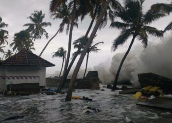 സംസ്ഥാനത്ത് കനത്ത മഴ; വയനാട്ടിൽ പ്രത്യേക ജാ​ഗ്രതാ നിർദ്ദേശം