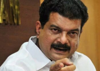 പി വി അൻവറിൻറെ വിചിത്ര പ്രതിഷേധം; പാർട്ടിക്ക് അതൃപ്തി – ജില്ലാ സെക്രട്ടറി നേരിട്ട് വിശദീകരണം തേടി