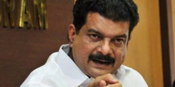 പി വി അൻവറിൻറെ വിചിത്ര പ്രതിഷേധം; പാർട്ടിക്ക് അതൃപ്തി – ജില്ലാ സെക്രട്ടറി നേരിട്ട് വിശദീകരണം തേടി