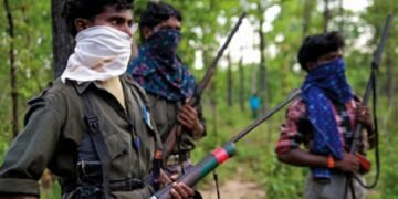 തലയ്ക്ക് 28 ലക്ഷം വിലയിട്ട 25 കമ്മ്യൂണിസ്റ്റ് ഭീകരർ പോലീസിൽ കീഴടങ്ങി