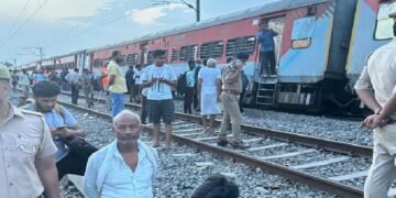 സബർമതി എക്‌സ്പ്രസിൻറെ 20 കോച്ചുകൾ പാളംതെറ്റി; അട്ടിമറിയെന്ന് സംശയം