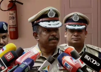 പൊലീസ് അസോസിയേഷൻ സംസ്ഥാന സമ്മേളന വേദിയിൽ ADGP ക്കെതിരെ പരസ്യമായി അന്വേഷണം പ്രഖ്യാപിച്ച് മുഖ്യമന്ത്രി