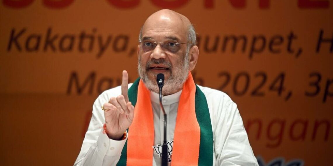 ‘ജമ്മു കശ്മീരിനെ മൂന്ന് കുടുംബങ്ങൾ കൊള്ളയടിച്ചു, ഇപ്പോൾ തീവ്രവാദം വീണ്ടും പ്രോത്സാഹിപ്പിക്കുന്നു’; ആഞ്ഞടിച്ച് അമിത് ഷാ