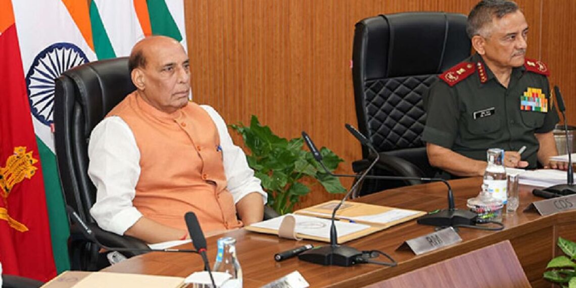 അപ്രതീക്ഷിതമായി എന്തും സംഭവിക്കാം, തയ്യാറായിരിക്കൂ…!; സൈന്യത്തിന് നിർദ്ദേശം നൽകി പ്രതിരോധ മന്ത്രി രാജ്‌നാഥ് സിംഗ്