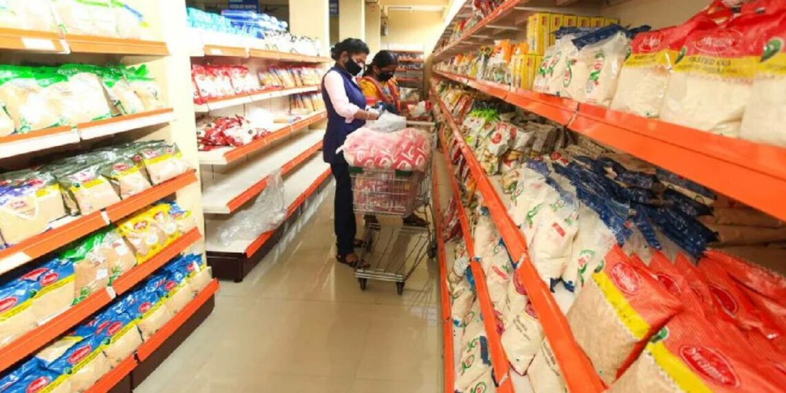 സാധാരണക്കാർ പ്രതിസന്ധിയിൽ; അരിയടക്കമുള്ള സബ്സിഡി സാധനങ്ങളുടെ വില കൂട്ടി സപ്ലൈകോ