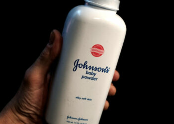 പൗഡർ ഉപയോഗിച്ചവർക്ക് ക്യാൻസർ; ജോൺസൺ ആൻഡ് ജോൺസൺ 124 കോടി നൽകണം