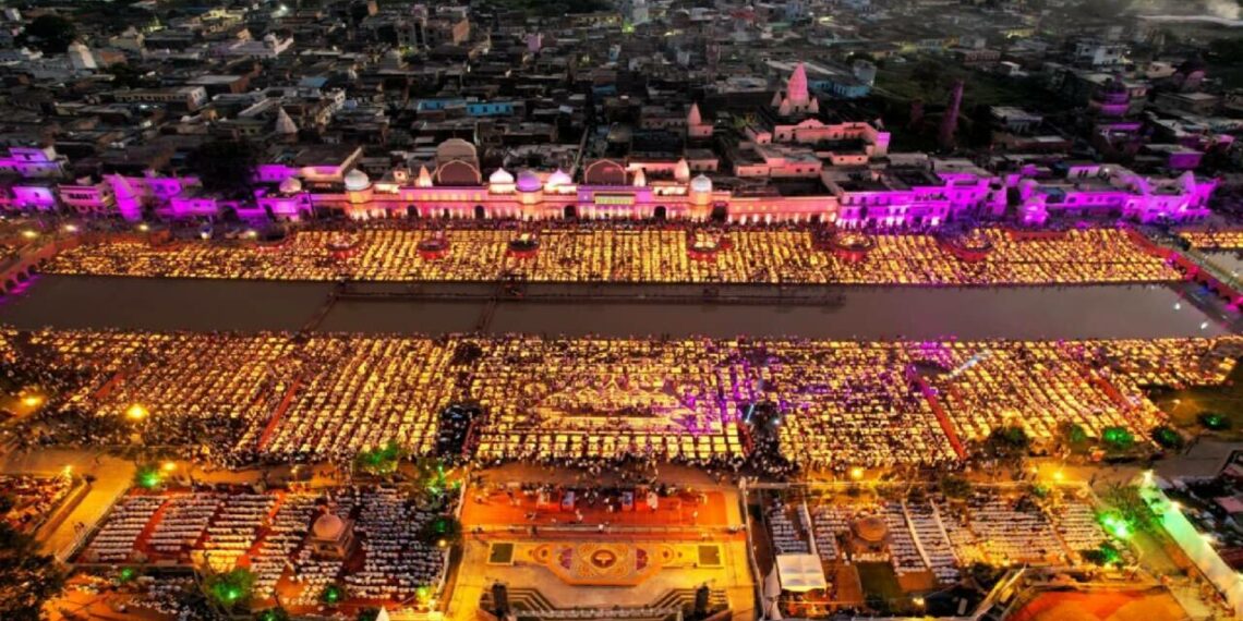 25 ലക്ഷം ദീപങ്ങൾ തെളിയിച്ചു; ദീപാവലി മഹോത്സവത്തിനൊരുങ്ങി അയോദ്ധ്യ രാമക്ഷേത്രം