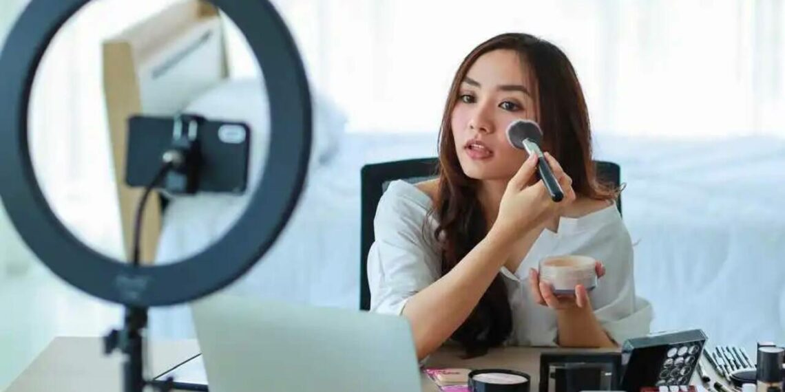 കണ്ടന്റ് ക്രിയേറ്റർമാർക്ക് സന്തോഷവാർത്ത; വരുമാനം കൂട്ടാനൊരുങ്ങി യൂട്യൂബ്