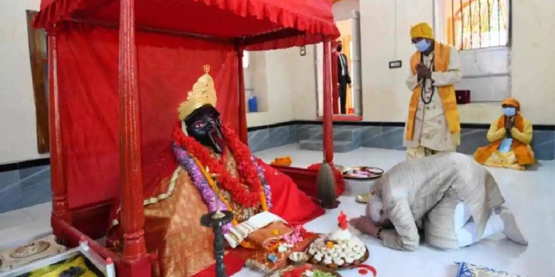 ബംഗ്ലാദേശ് ക്ഷേത്രത്തിലെ കിരീട മോഷണം; അപലപിച്ച് ഇന്ത്യ