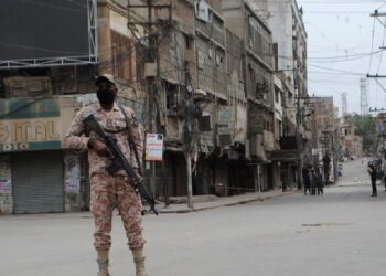 പാകിസ്താനിൽ സമ്പൂർണ ലോക്ഡൗൺ; തലസ്ഥാനം സൈന്യത്തിന്റെ നിയന്ത്രണത്തിൽ