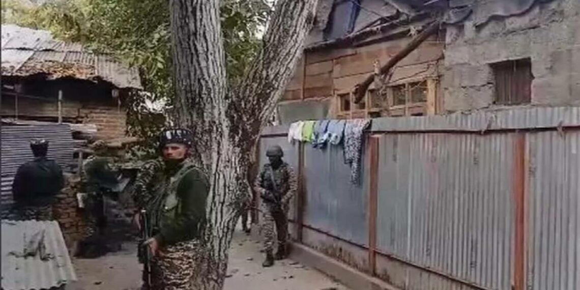 പുൽവാമയിൽ ഭീകരാക്രമണം; ഇതര സംസ്ഥാന തൊഴിലാളിക്ക് വെടിയേറ്റു