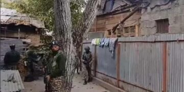 പുൽവാമയിൽ ഭീകരാക്രമണം; ഇതര സംസ്ഥാന തൊഴിലാളിക്ക് വെടിയേറ്റു