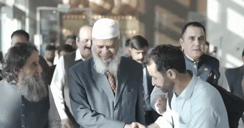 സക്കീർ നായിക്ക് എത്തി; പട്ടിണിയിൽ നട്ടം തിരിയുന്ന പാക്കിസ്ഥാനിൽ ഇനി മത പ്രഭാഷണങ്ങളുടെ കാലം