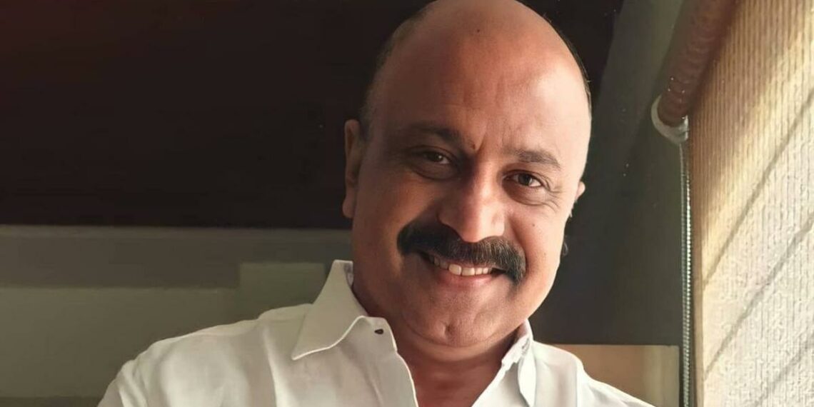 ഒളിവിൽ പോയ സിദ്ദിഖ് തിരിച്ചെത്തി; അഡ്വക്കേറ്റ് ബി രാമൻ പിള്ളയുമായി കൂടികാഴ്ച നടത്തി