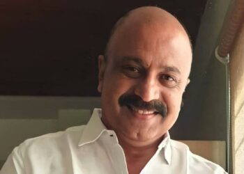 ഒളിവിൽ പോയ സിദ്ദിഖ് തിരിച്ചെത്തി; അഡ്വക്കേറ്റ് ബി രാമൻ പിള്ളയുമായി കൂടികാഴ്ച നടത്തി