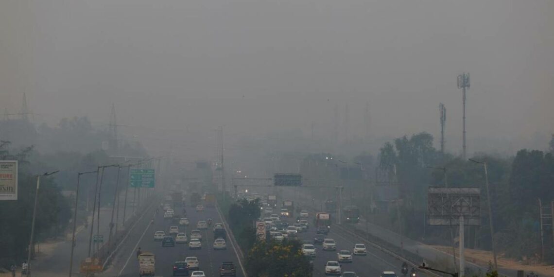 ശ്വാസംമുട്ടി രാജ്യതലസ്ഥാനം; ​ദീപാവലി ആഘോഷങ്ങൾ പരിധിവിട്ടു!