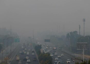 ശ്വാസംമുട്ടി രാജ്യതലസ്ഥാനം; ദീപാവലി ആഘോഷങ്ങൾ പരിധിവിട്ടു!