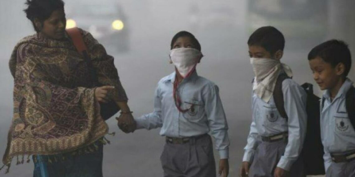 വായു മലിനീകരണം; ഇന്ന് മുതൽ സ്‌കൂളുകൾക്ക് അവധി, ഓൺലൈൻ ക്ലാസുകളിലേക്ക് മാറാൻ നിർദേശം