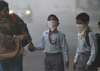 വായു മലിനീകരണം; ഇന്ന് മുതൽ സ്‌കൂളുകൾക്ക് അവധി, ഓൺലൈൻ ക്ലാസുകളിലേക്ക് മാറാൻ നിർദേശം