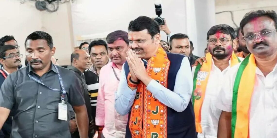 അഞ്ച് സ്വതന്ത്ര എംഎൽഎമാർ കൂടി പിന്തുണയുമായി രംഗത്ത്; ദേവേന്ദ്ര ഫഡ്നാവിസ് മഹാരാഷ്ട്ര മുഖ്യമന്ത്രി സ്ഥാനത്തേക്ക്