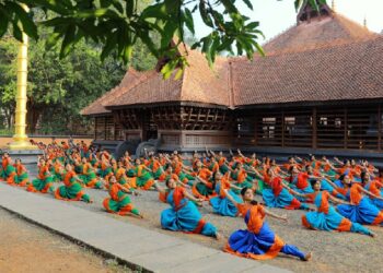 കേരള കലാമണ്ഡലത്തിൽ കൂട്ട പിരിച്ചു വിടൽ; മുഴുവൻ താൽക്കാലിക ജീവനക്കാരെയും ഒഴിവാക്കി ഉത്തരവ്