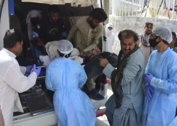 പാകിസ്ഥാനിൽ യാത്രാ വാഹനവ്യൂഹനത്തിന് നേരെ ആക്രമണം; 50 പേർ കൊല്ലപ്പെട്ടു