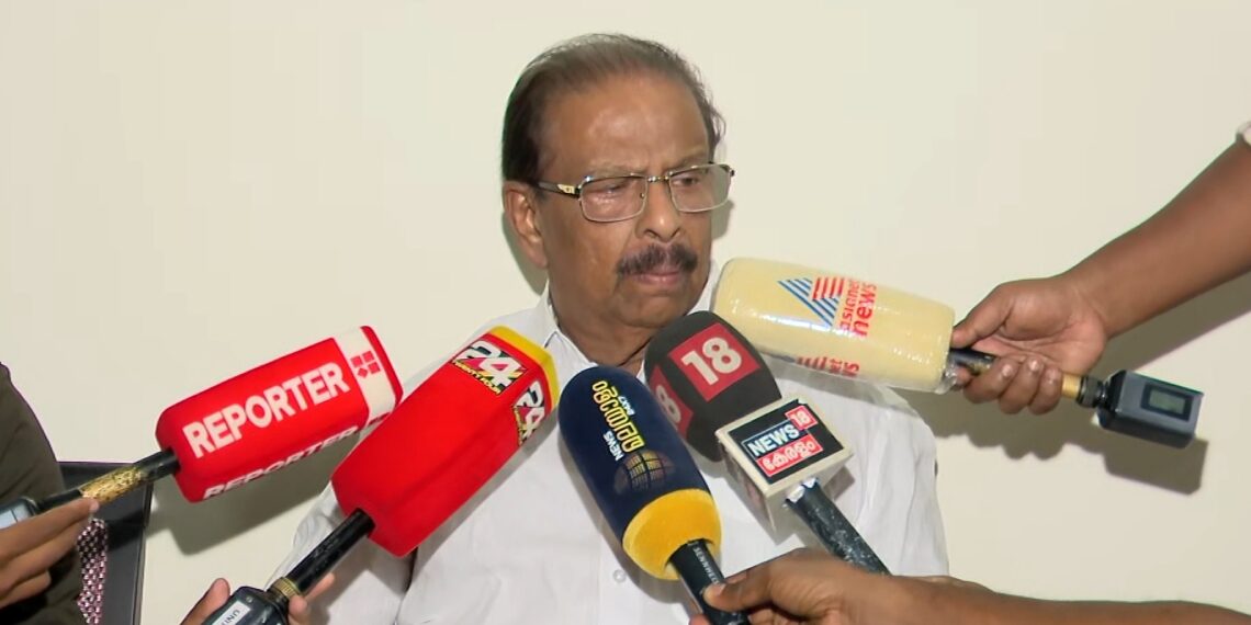 ‘പോലീസിനെ മുറിക്കകത്ത് പൂട്ടിയിടണമായിരുന്നു’; പാലക്കാട് പരിശോധനയിൽ കെ സുധാകരൻ
