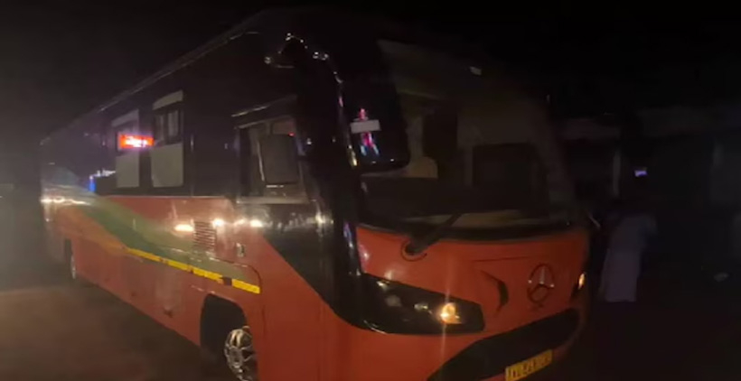 കോഴിക്കോട് വടകരയിൽ നിര്‍ത്തിയിട്ട കാരവാനിൽ  രണ്ട് മൃതദേഹങ്ങൾ