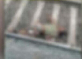 ട്രെ​യി​നി​ൽ​നി​ന്നും ചാ​ടിയി​റ​ങ്ങു​ന്ന​തി​നി​ടെ പ്ലാ​റ്റ്ഫോ​മി​നും ട്രാ​ക്കി​നു​മി​ട​യി​ലേക്ക് വീ​ണ് യു​വാവിന്   ദാരുണാന്ത്യം