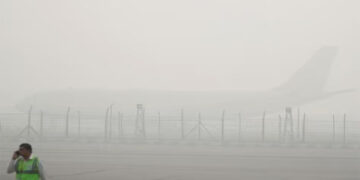 കനത്ത മൂടൽമഞ്ഞ്:  ഡൽഹി എയർപോർട്ടിൽ നിന്നുള്ള വിമാന സർവ്വീസുകൾ തടസപ്പെട്ടു