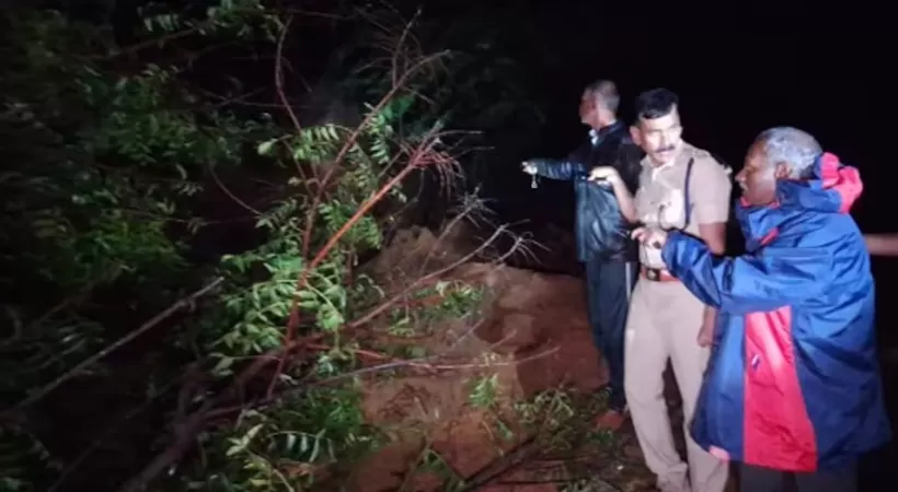 തമിഴ്‌നാട്ടിൽ ഉരുൾപ്പൊട്ടൽ: 7 പേരെ കാണാതായി, 3 വീടുകൾ മണ്ണിനടിയിൽ