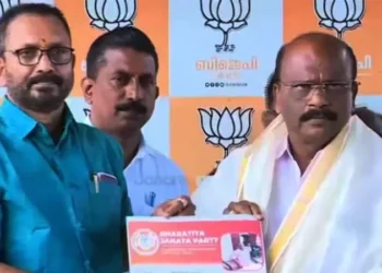 ബിജെപി അംഗത്വം സ്വീകരിച്ച് മധു മുല്ലശ്ശേരി