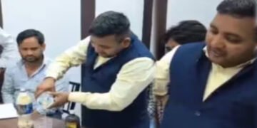 ഒരു ലിറ്റര്‍ രാസവസ്തു കൊണ്ട് 500 ലിറ്റര്‍ വ്യാജ പാല്‍; രാസവസ്തുക്കള്‍ കലര്‍ത്തി വ്യാജ പാല്‍ നിര്‍മിച്ച് വില്‍പ്പന നടത്തിയ കച്ചവടക്കാരന്‍ പിടിയില്‍