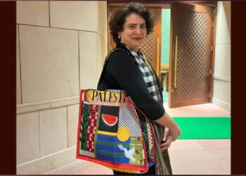 ‘വെറും മുസ്ലിം പ്രീണന ഷോ’; പലസ്തീൻ ഐക്യദാർഢ്യ ബാഗുമായി പ്രിയങ്ക ഗാന്ധി